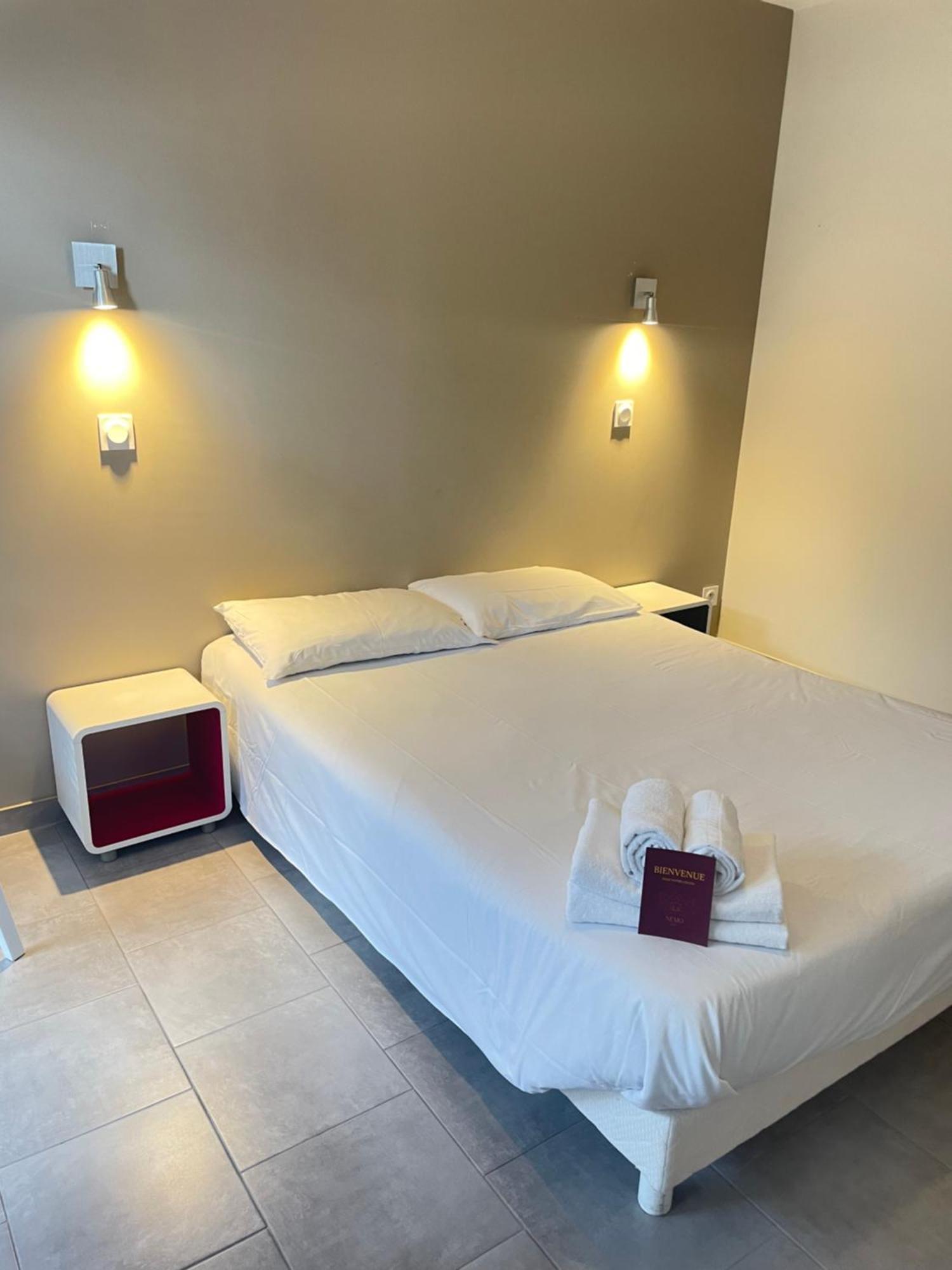 Hotel Nemo Aeroport De Pau - Kb Hotel Group Sauvagnon Eksteriør bilde