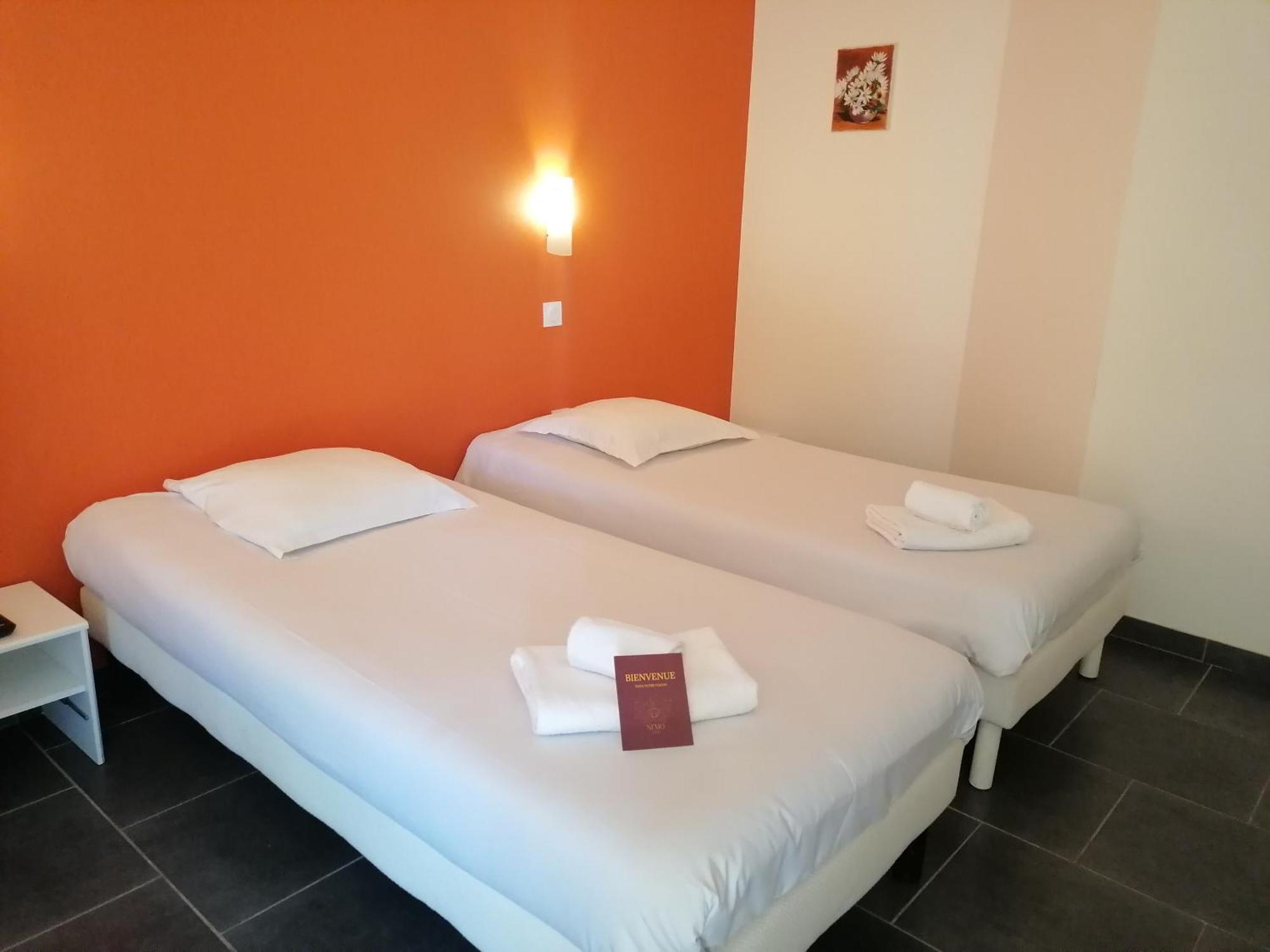 Hotel Nemo Aeroport De Pau - Kb Hotel Group Sauvagnon Eksteriør bilde