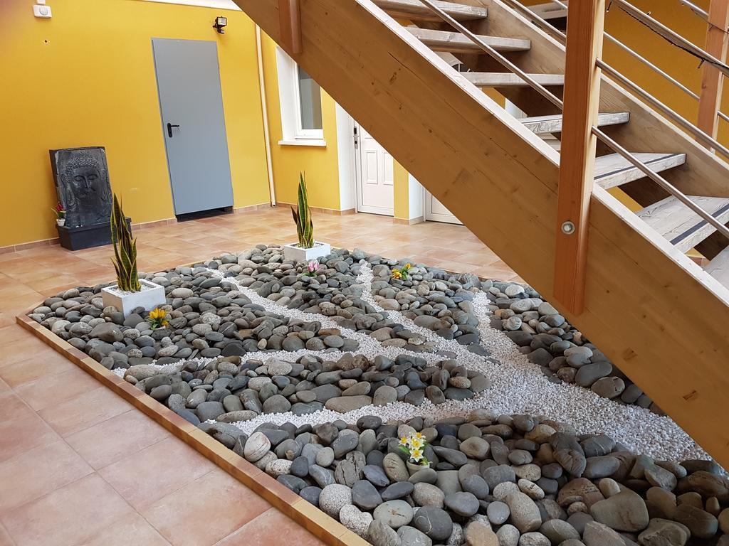 Hotel Nemo Aeroport De Pau - Kb Hotel Group Sauvagnon Eksteriør bilde